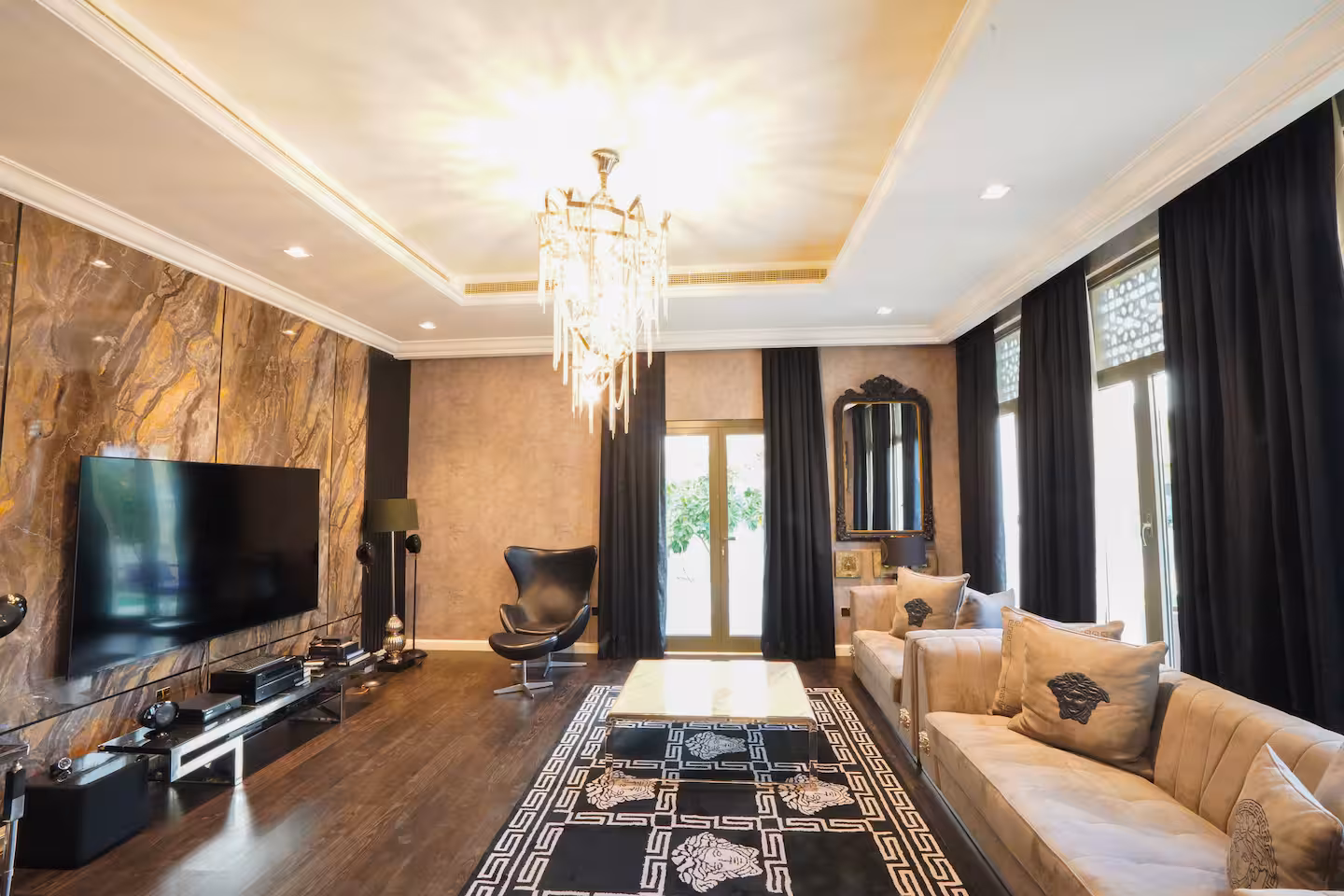 Beach villa on Palm Jumeirah, Dubai